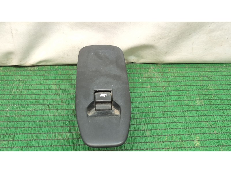 Recambio de mando elevalunas delantero derecho para peugeot 208 active referencia OEM IAM E31436 E31436 E31436