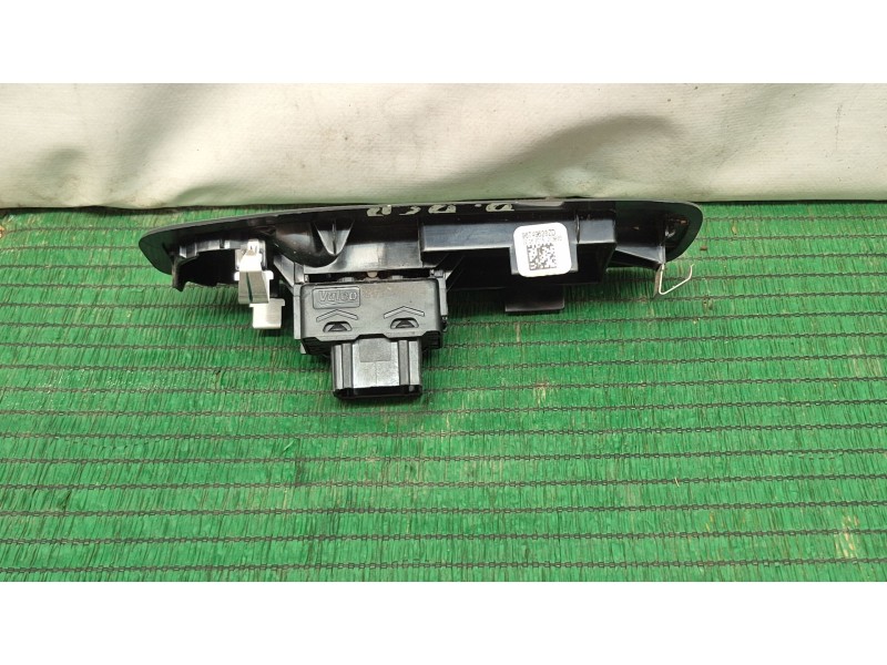 Recambio de mando elevalunas delantero derecho para peugeot 208 active referencia OEM IAM E31436 E31436 E31436