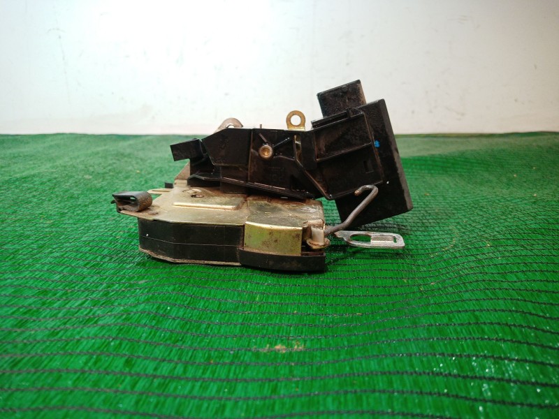 Recambio de cerradura puerta delantera izquierda para bmw serie 3 compacto (e36) 316i referencia OEM IAM   