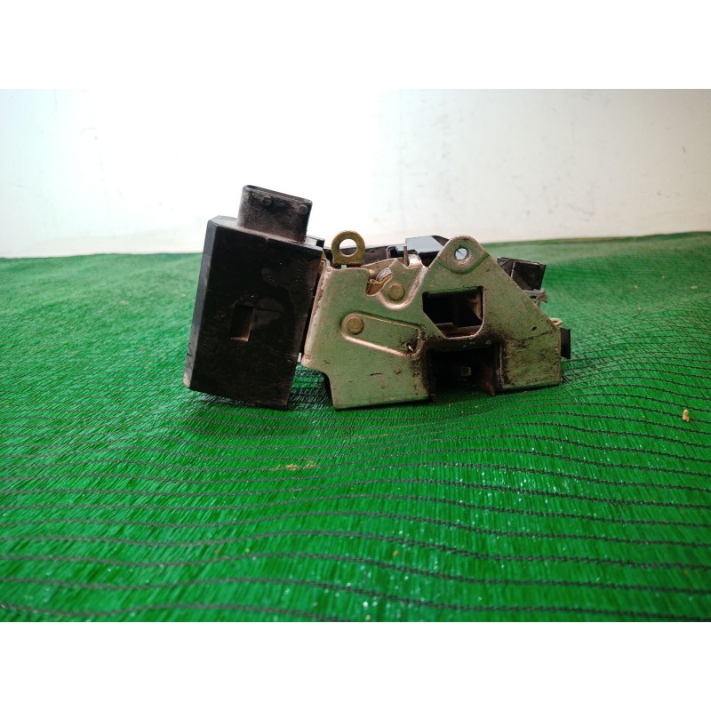 Recambio de cerradura puerta delantera izquierda para bmw serie 3 compacto (e36) 316i referencia OEM IAM   