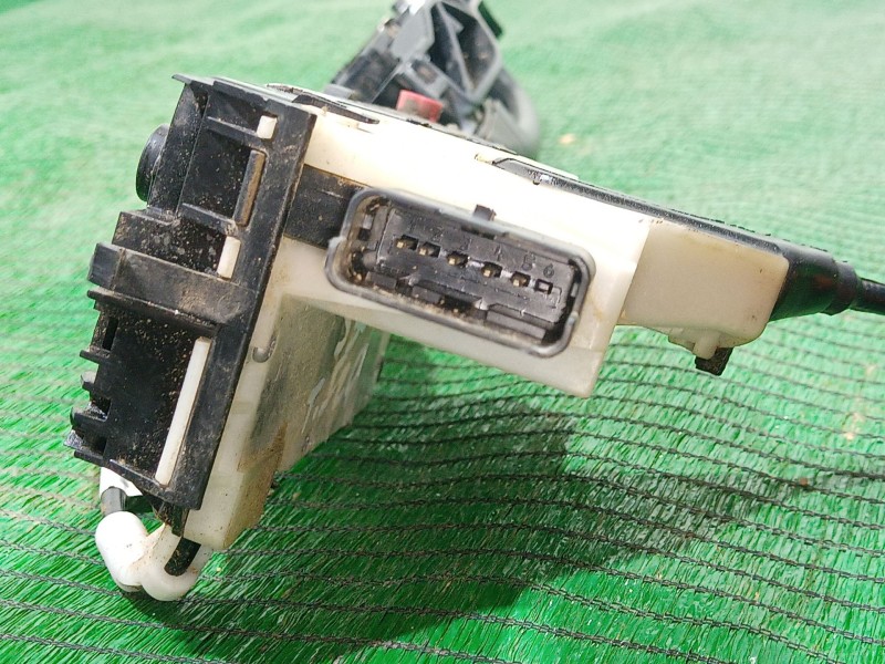 Recambio de cerradura puerta trasera izquierda para peugeot 208 active referencia OEM IAM   