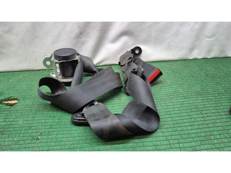 Recambio de cinturon seguridad trasero izquierdo para peugeot 208 active referencia OEM IAM   