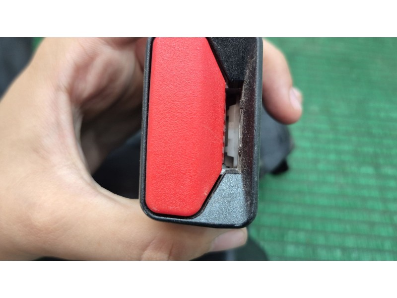 Recambio de cinturon seguridad trasero izquierdo para peugeot 208 active referencia OEM IAM   