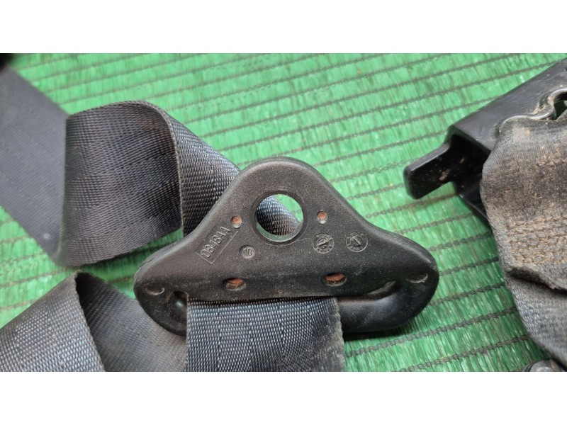 Recambio de cinturon seguridad trasero izquierdo para peugeot 208 active referencia OEM IAM   