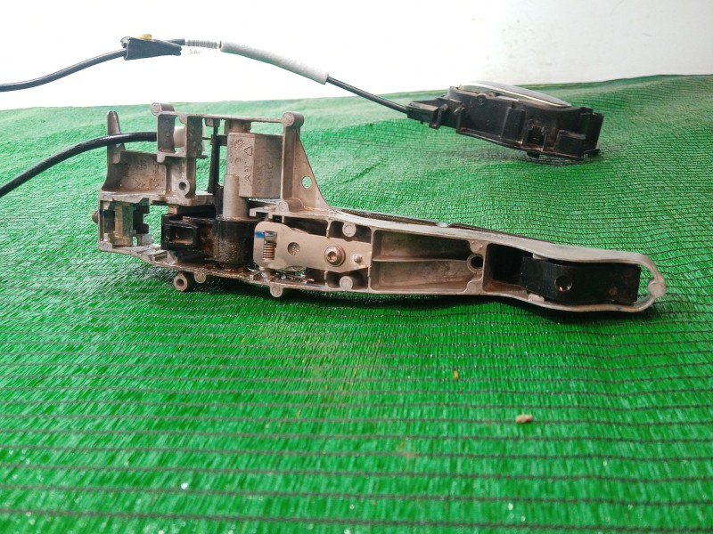 Recambio de cerradura puerta delantera izquierda para peugeot 208 active referencia OEM IAM   