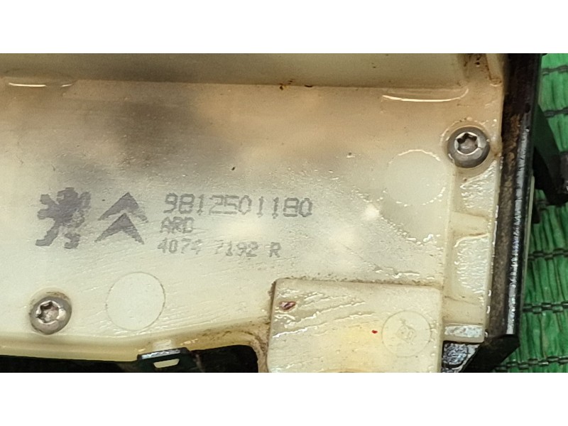 Recambio de cerradura puerta trasera derecha para peugeot 208 active referencia OEM IAM   