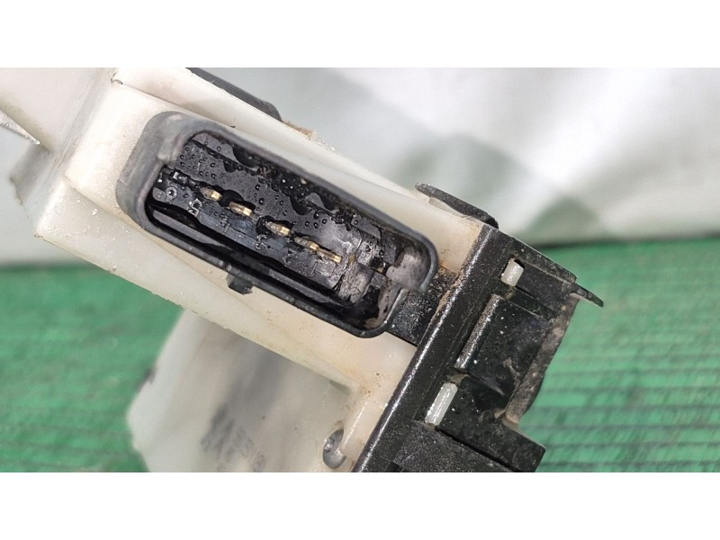 Recambio de cerradura puerta trasera derecha para peugeot 208 active referencia OEM IAM   