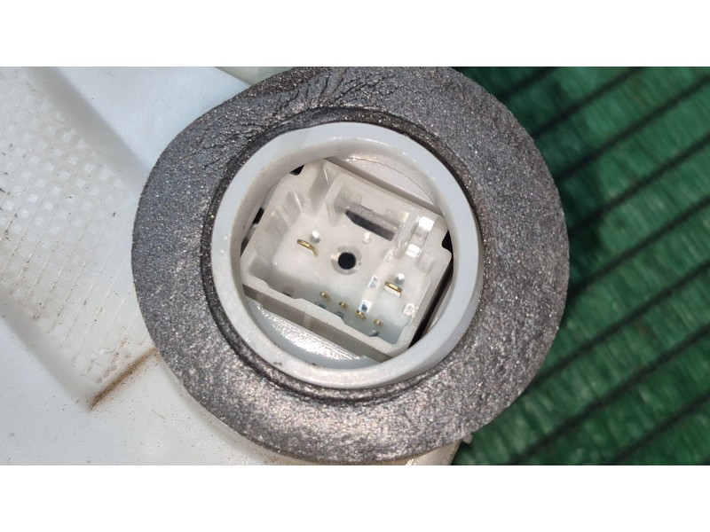 Recambio de cerradura puerta delantera derecha para toyota yaris (_p13_) 1.4 d (nlp130_) referencia OEM IAM 02030Z6 020330Z6 020