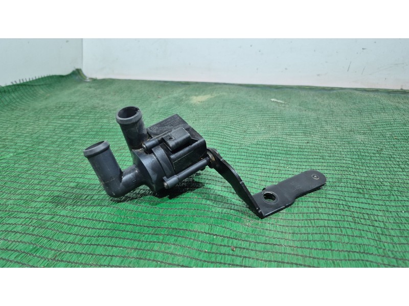 Recambio de bomba agua para audi q3 (8ub, 8ug) 2.0 tdi referencia OEM IAM 701713080 701713080 701713080