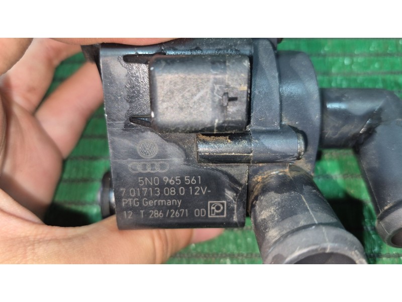 Recambio de bomba agua para audi q3 (8ub, 8ug) 2.0 tdi referencia OEM IAM 701713080 701713080 701713080