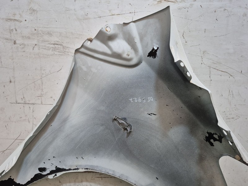 Recambio de aleta delantera izquierda para toyota yaris (_p13_) 1.4 d (nlp130_) referencia OEM IAM   