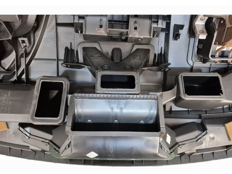 Recambio de salpicadero para nissan qashqai i (j10, nj10) 1.5 dci referencia OEM IAM 682409U100 682409U100 27870JD900