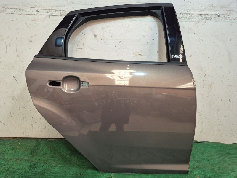 Recambio de puerta trasera derecha para ford focus iii 1.0 ecoboost referencia OEM IAM   