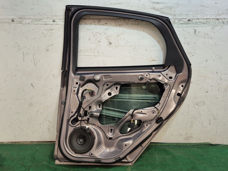 Recambio de puerta trasera derecha para ford focus iii 1.0 ecoboost referencia OEM IAM   