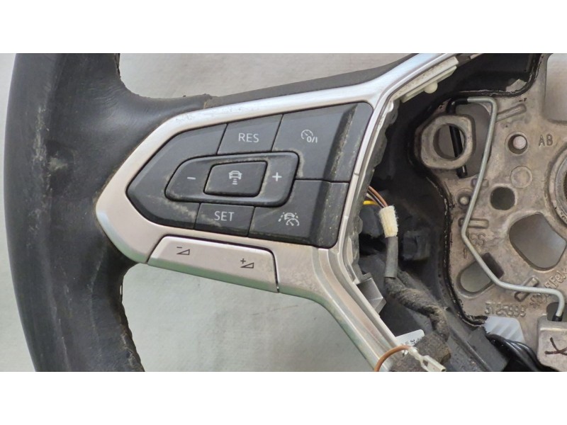 Recambio de volante para volkswagen golf vii (5g1, bq1, be1, be2) 1.6 referencia OEM IAM 3131673AA 3131673AA 3131673AA