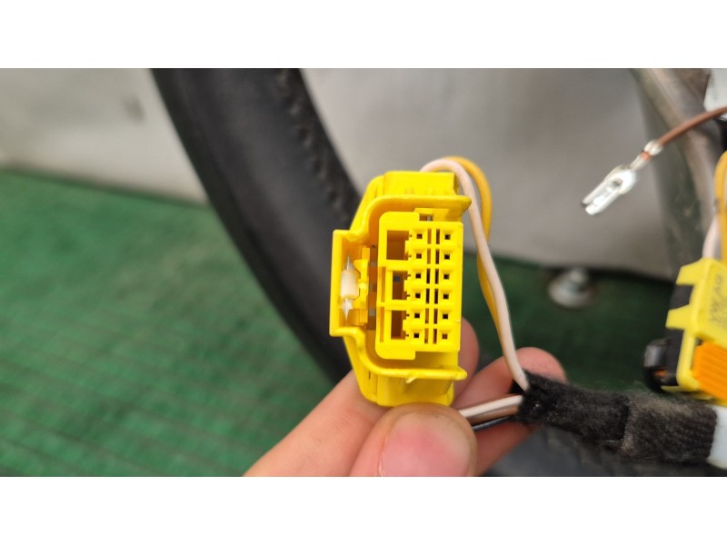 Recambio de volante para volkswagen golf vii (5g1, bq1, be1, be2) 1.6 referencia OEM IAM 3131673AA 3131673AA 3131673AA