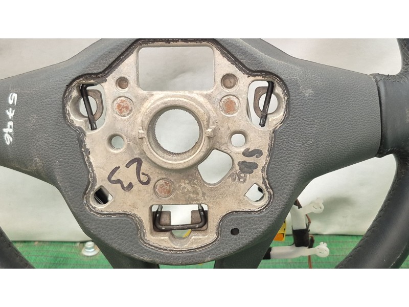 Recambio de volante para volkswagen golf vii (5g1, bq1, be1, be2) 1.6 referencia OEM IAM 3131673AA 3131673AA 3131673AA