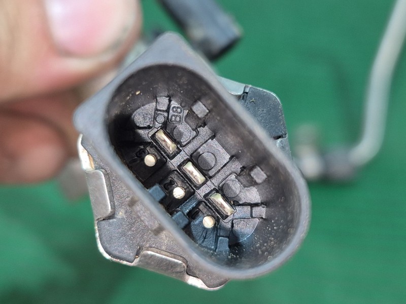 Recambio de rampa inyectora para volkswagen tiguan (ad1, ax1) 1.5 tsi referencia OEM IAM  05E133320 05E13332005E133320