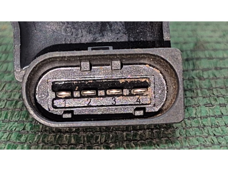 Recambio de bobina encendido para volkswagen tiguan (ad1, ax1) 1.5 tsi referencia OEM IAM 77640004 77640004 77640004