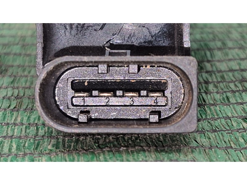 Recambio de bobina encendido para volkswagen tiguan (ad1, ax1) 1.5 tsi referencia OEM IAM 77640004 77640004 77640004