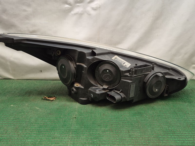 Recambio de faro izquierdo para ford focus iii 1.0 ecoboost referencia OEM IAM   