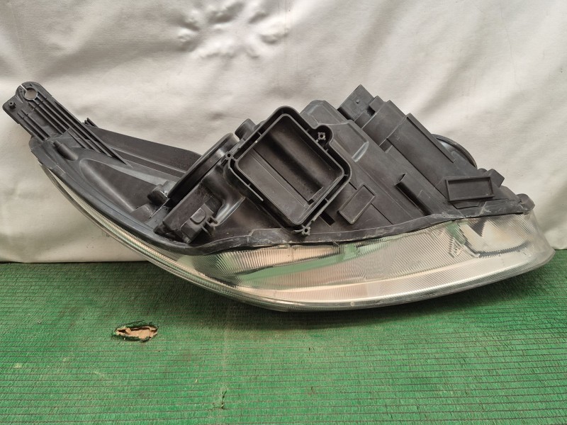 Recambio de faro izquierdo para ford focus iii 1.0 ecoboost referencia OEM IAM   