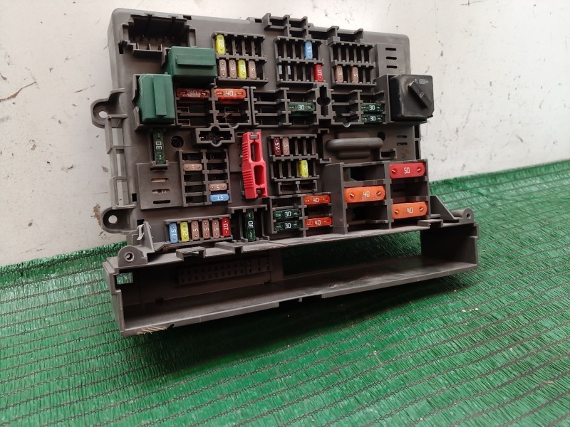 Recambio de caja reles / fusibles para bmw 1 (e87) 118 d referencia OEM IAM 106887 106887 106887