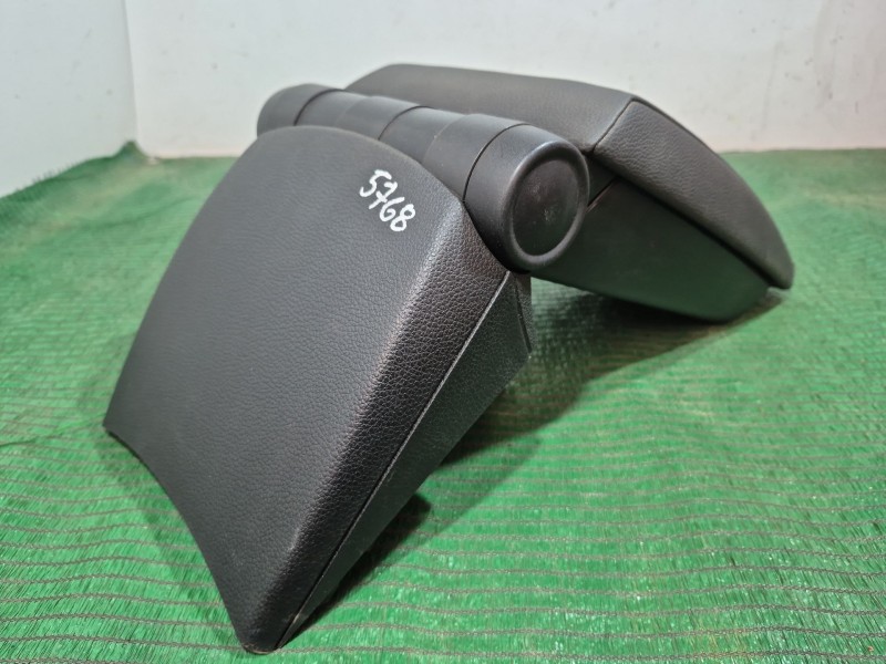 Recambio de apoyabrazos central para bmw 1 (e87) 118 d referencia OEM IAM   