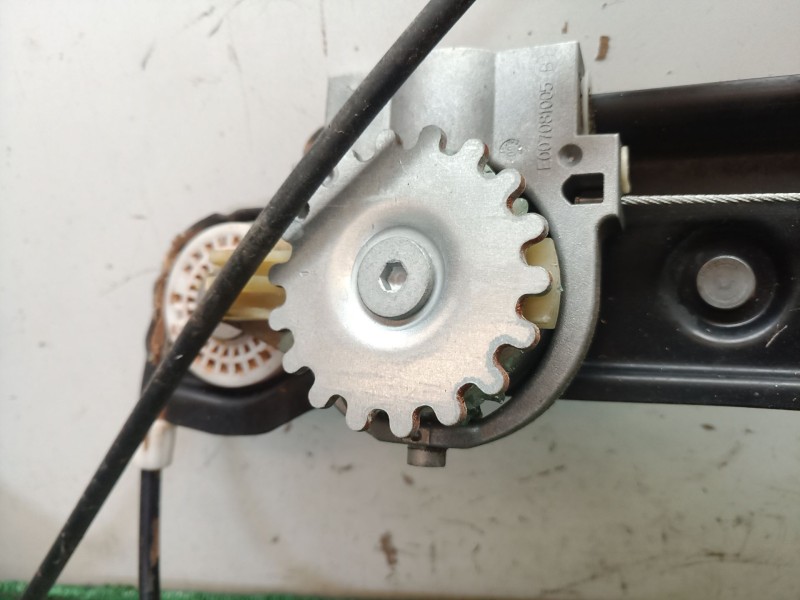 Recambio de elevalunas delantero derecho para bmw 1 (e87) 118 d referencia OEM IAM 6978846 6978846 6978846