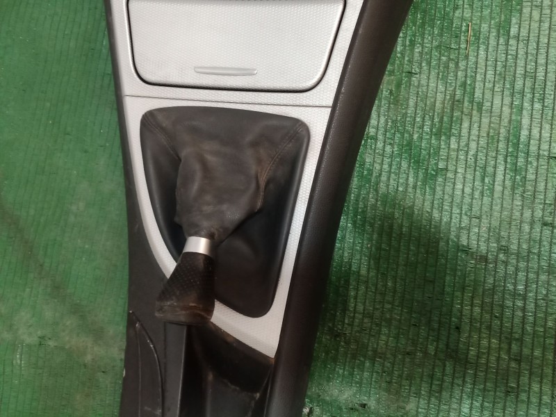 Recambio de consola central trasera para bmw 1 (e87) 118 d referencia OEM IAM   