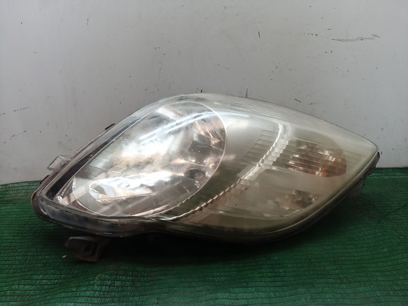 Recambio de faro derecho para toyota yaris (_p13_) 1.4 d (nlp130_) referencia OEM IAM   