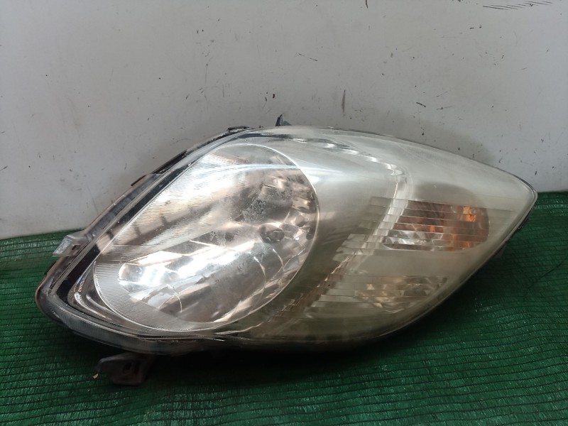 Recambio de faro derecho para toyota yaris (_p13_) 1.4 d (nlp130_) referencia OEM IAM   