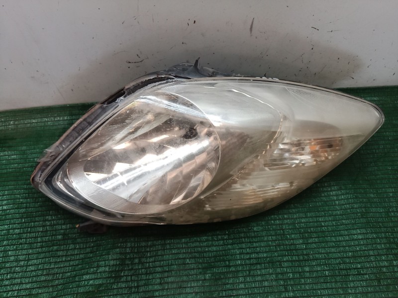 Recambio de faro derecho para toyota yaris (_p13_) 1.4 d (nlp130_) referencia OEM IAM   
