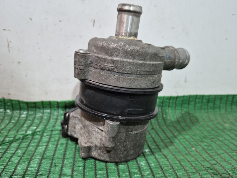 Recambio de bomba agua para audi s5 cabriolet (8f7) referencia OEM IAM    Recambio de bomba agua para audi s5 cabriolet (8f7) referencia OEM IAM