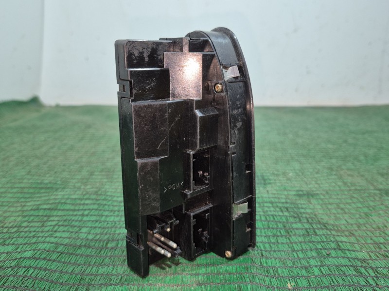 Recambio de mando elevalunas delantero izquierdo para bmw serie 5 berlina (e39) 520i referencia OEM IAM   