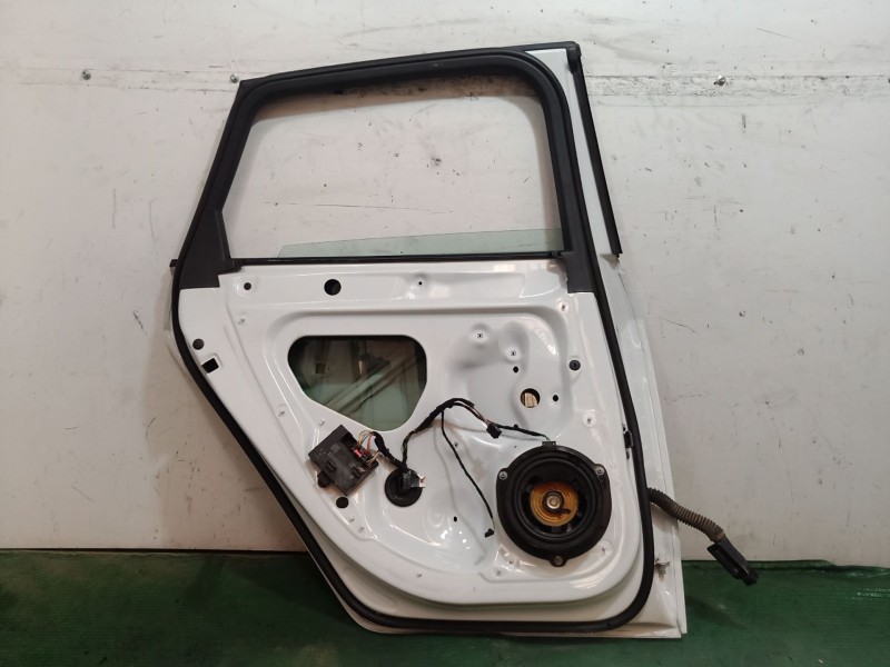 Recambio de puerta trasera izquierda para audi a3 (8v1, 8vk) 1.6 tdi referencia OEM IAM   
