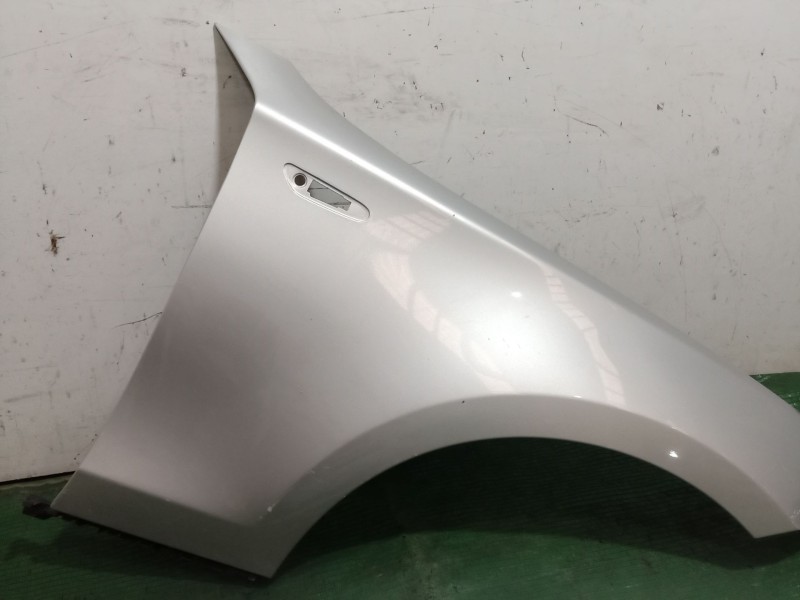 Recambio de aleta delantera derecha para bmw 1 (e87) 118 d referencia OEM IAM   