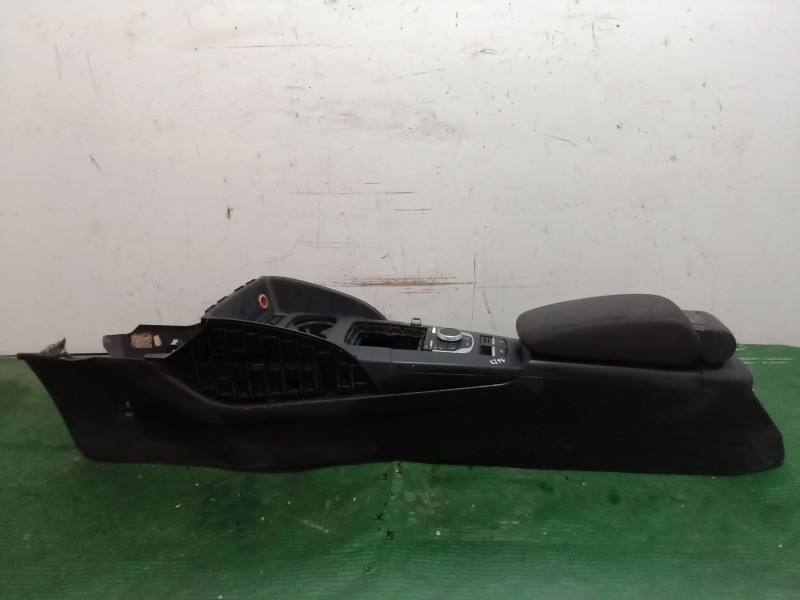 Recambio de consola central trasera para audi a3 (8v1, 8vk) 1.6 tdi referencia OEM IAM   