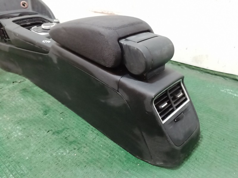 Recambio de consola central trasera para audi a3 (8v1, 8vk) 1.6 tdi referencia OEM IAM   