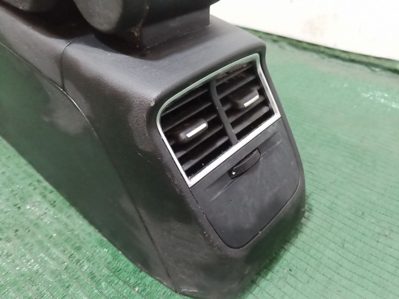 Recambio de consola central trasera para audi a3 (8v1, 8vk) 1.6 tdi referencia OEM IAM   