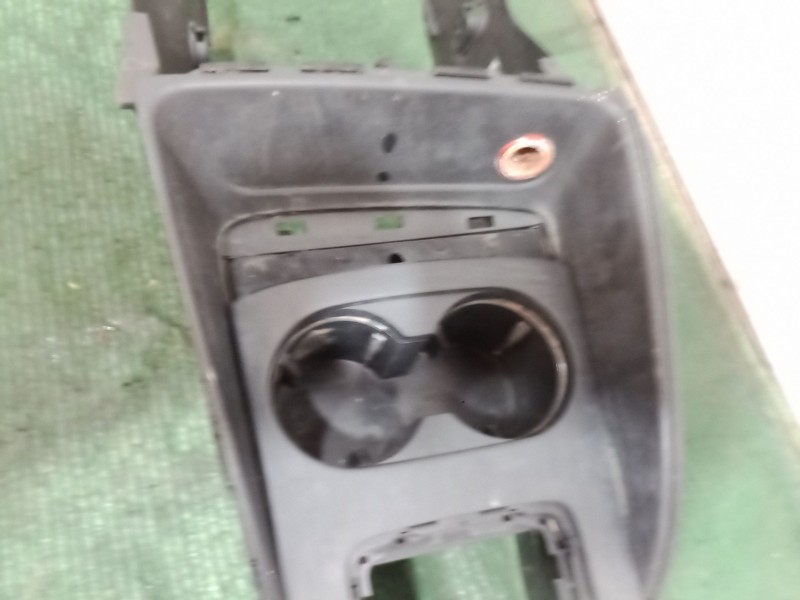 Recambio de consola central trasera para audi a3 (8v1, 8vk) 1.6 tdi referencia OEM IAM   