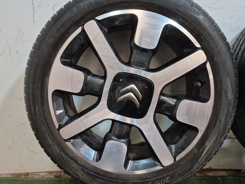 Recambio de juego llantas para citroën c4 cactus 1.2 thp 110 referencia OEM IAM   