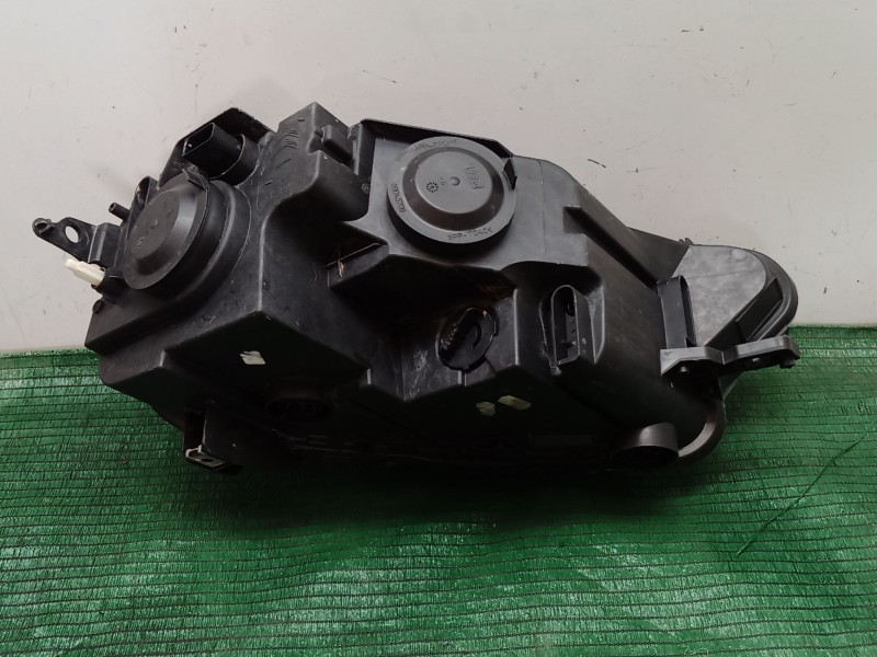 Recambio de faro derecho para citroën c4 cactus 1.2 thp 110 referencia OEM IAM   
