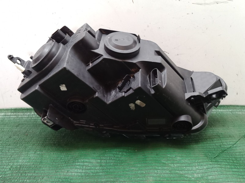 Recambio de faro derecho para citroën c4 cactus 1.2 thp 110 referencia OEM IAM   