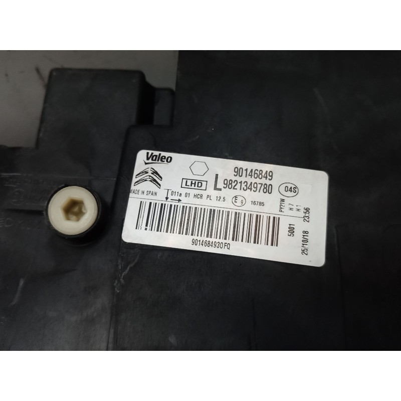 Recambio de faro derecho para citroën c4 cactus 1.2 thp 110 referencia OEM IAM   
