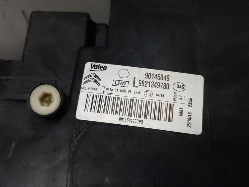 Recambio de faro derecho para citroën c4 cactus 1.2 thp 110 referencia OEM IAM   