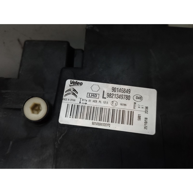 Recambio de faro derecho para citroën c4 cactus 1.2 thp 110 referencia OEM IAM   