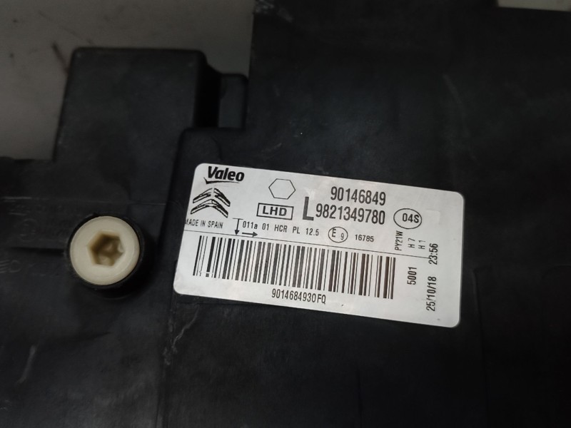 Recambio de faro derecho para citroën c4 cactus 1.2 thp 110 referencia OEM IAM   