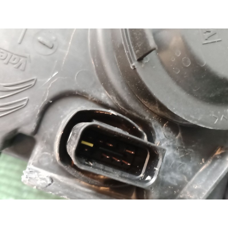 Recambio de faro derecho para citroën c4 cactus 1.2 thp 110 referencia OEM IAM   