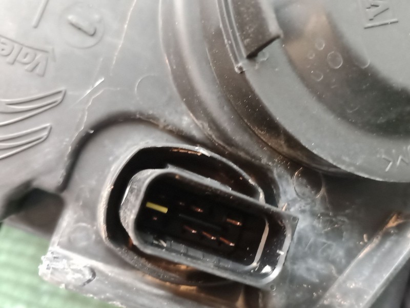 Recambio de faro derecho para citroën c4 cactus 1.2 thp 110 referencia OEM IAM   